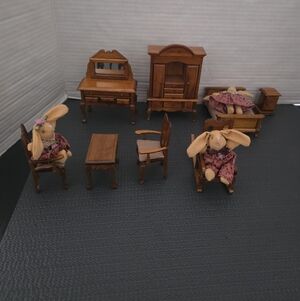 Vintage Mini Wooden Dollshouse Bedroom Furniture Set.